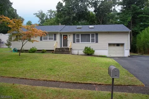 21 Sandra Ln, Wayne, NJ 07470