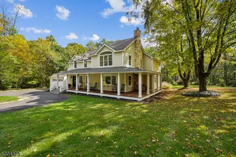 9 Cross Rd, Bernards, NJ 07920