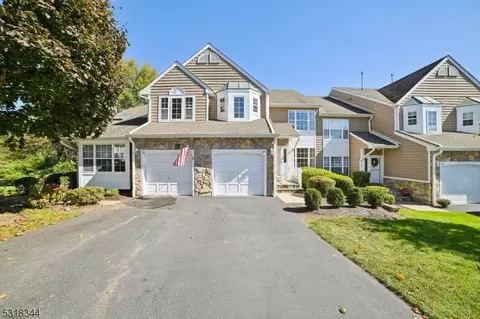 64 Knoll Ct, Millington, NJ 07946