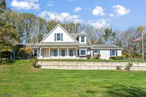 10 Old Dingman Rd, Sandyston, NJ 07851