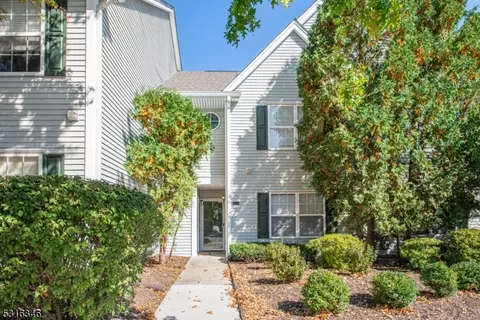 5506 Tudor Dr, Pompton Plains, NJ 07444