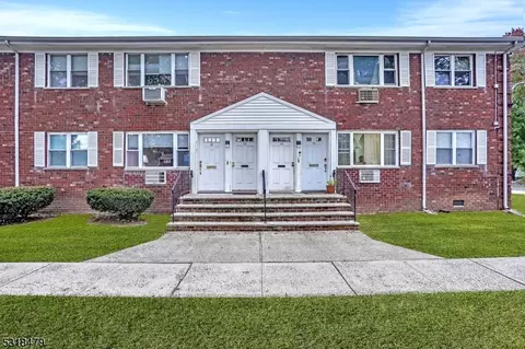 74 Gramercy Gdns # B, Middlesex, NJ 08846