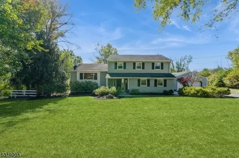 655 Chestnut St, Long Hill, NJ 07980