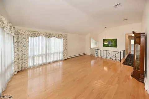 97 Heights Rd, Paramus, NJ 07652 photo 5