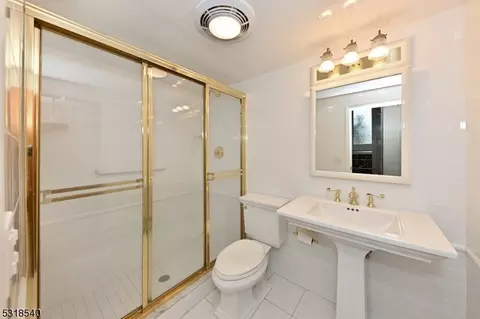97 Heights Rd, Paramus, NJ 07652 photo 15