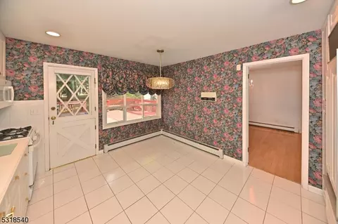 97 Heights Rd, Paramus, NJ 07652 photo 10