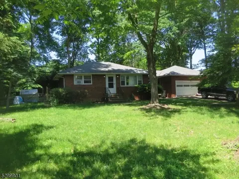 1 Montrose Ave, Woodbridge Twp, NJ 07067