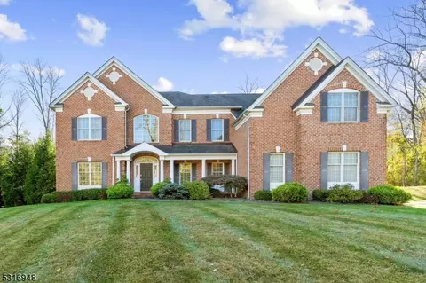 3 Limekiln Ct, Green Twp, NJ 07821