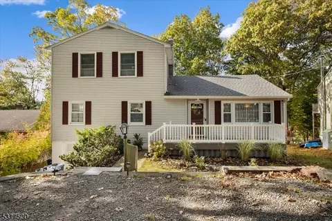 30 Shawnee Ave, Rockaway, NJ 07866