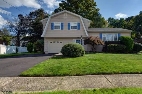 9 Rhonda Pl, Wanaque, NJ 07465