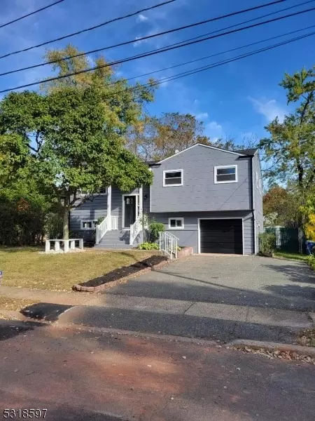 4 Grimm Dr, Somerville, NJ 08876