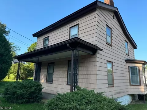 719 Washington St, Hackettstown, NJ 07840