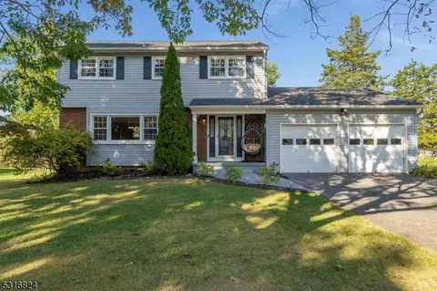 46 Harwich Rd, Phillipsburg, NJ 08865