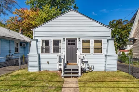 110 W 9th Ave, Roselle, NJ 07203