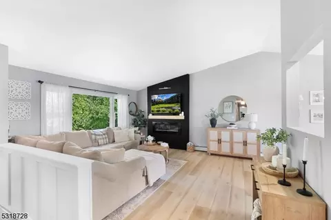 23 Musconetcong Ave, Hopatcong, NJ 07843