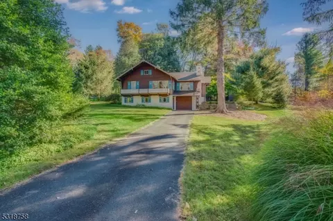 104 Overlook Rd, Newton, NJ 07860