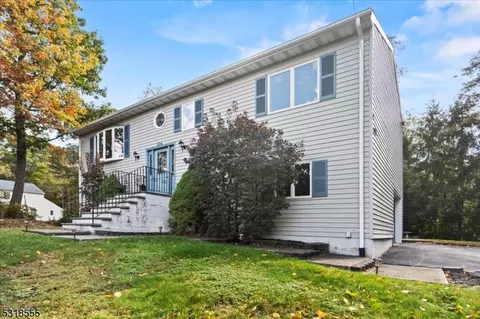 124 Papscoe Rd, West Milford Twp, NJ 07421