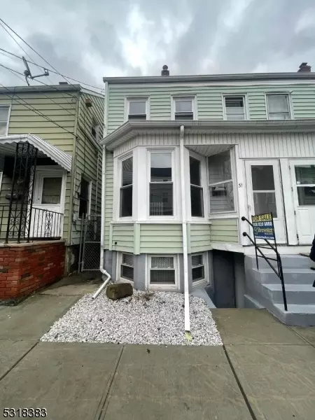 31 Catherine St, Elizabeth, NJ 07201
