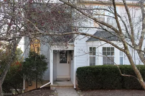 26 Green Heron Dr, Hackettstown, NJ 07840