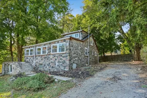 11 Kewaunee Rd, Vernon Twp, NJ 07422