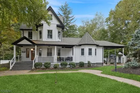12 Van Horn St, Demarest, NJ 07627