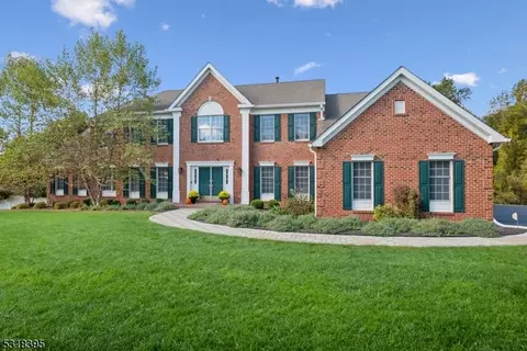 12 Middlesworth Farm Rd, Washington Twp, NJ 07853