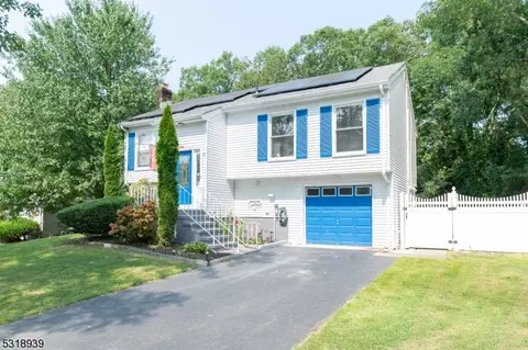 29 Aspen Cir, Barnegat Twp, NJ 08005