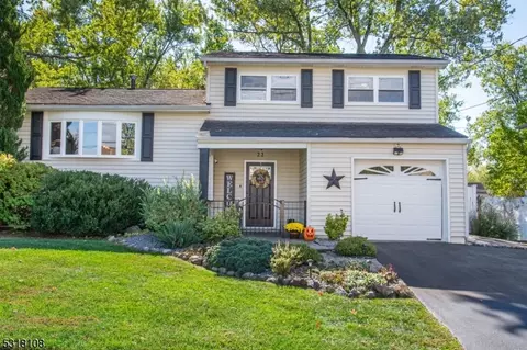22 Normandy Rd, Mount Olive, NJ 07836