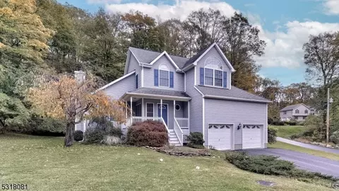 4 Parks Ln, Sussex, NJ 07461