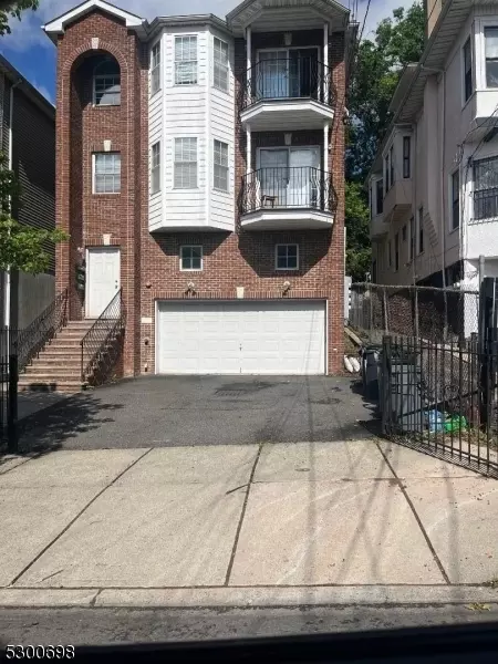 83 Farley Ave, Newark, NJ 07108