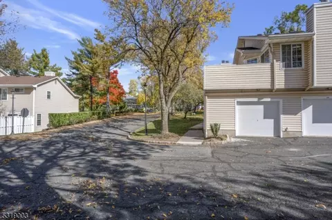 62 Fieldstone Rd, Bedminster, NJ 07921