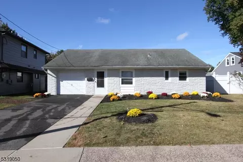 25 Hahn Ave, Rochelle Park, NJ 07662