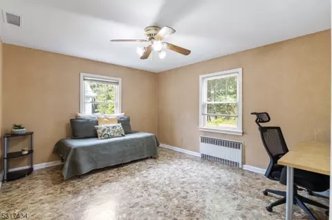39 Broad Ave, Paramus, NJ 07652 photo 8