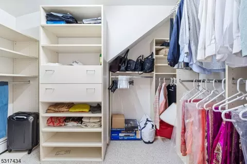39 Broad Ave, Paramus, NJ 07652 photo 13
