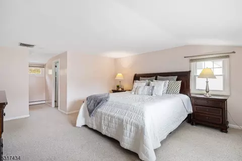 39 Broad Ave, Paramus, NJ 07652 photo 10