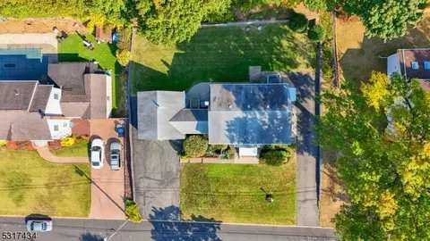 39 Broad Ave, Paramus, NJ 07652 photo 2