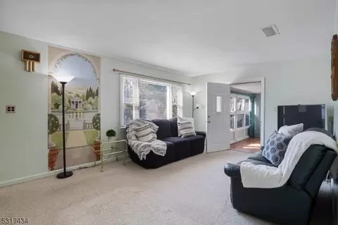 39 Broad Ave, Paramus, NJ 07652 photo 3