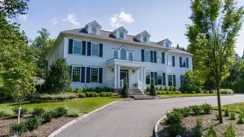 281 Hartshorn Dr, Millburn Twp, NJ 07078