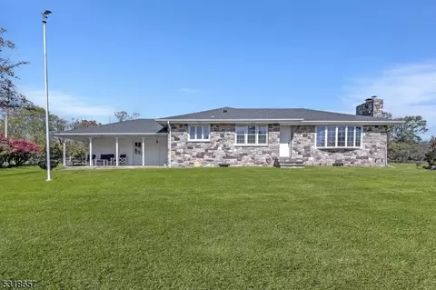26 Bonetown Rd, Flemington, NJ 08822
