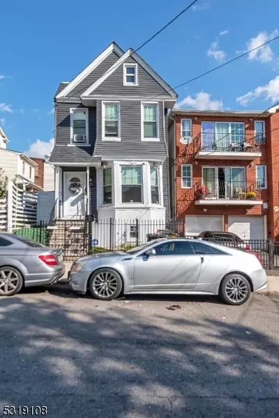 6 Miller St, Newark, NJ 07114