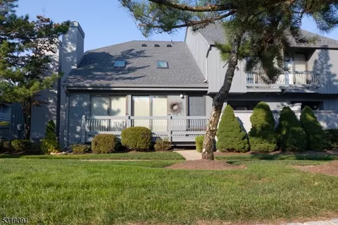 112 Linda Ln, Edison, NJ 08820