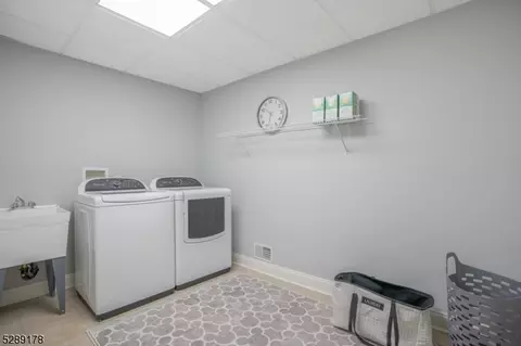 13 Trinity Pl, Warren, NJ 07059 photo 38
