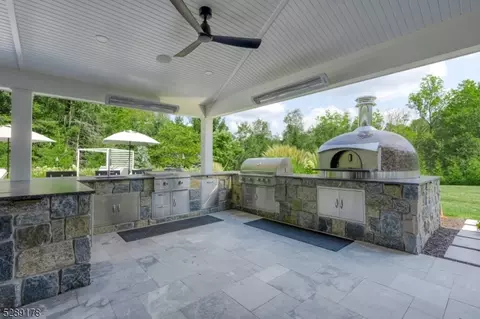 13 Trinity Pl, Warren, NJ 07059 photo 6