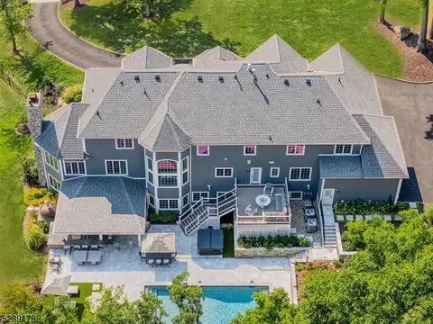 13 Trinity Pl, Warren, NJ 07059 photo 3