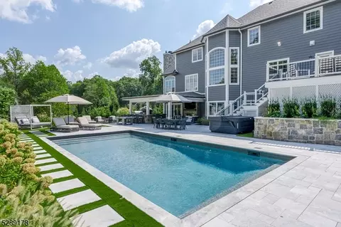 13 Trinity Pl, Warren, NJ 07059 photo 5
