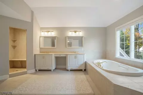 13 Trinity Pl, Warren, NJ 07059 photo 28