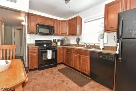 111 Monroe St, Wanaque Boro, NJ 07420 photo 5