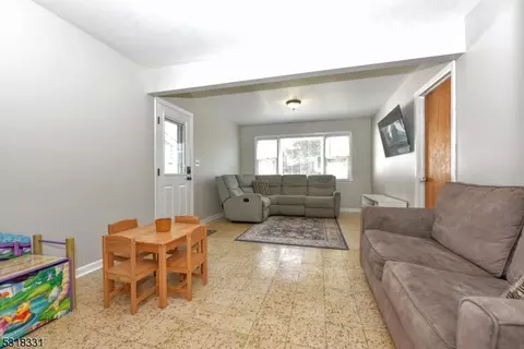 111 Monroe St, Wanaque Boro, NJ 07420 photo 7