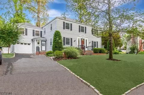 34 Claremont Dr, Maplewood, NJ 07040