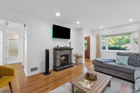 397 Hillside Ave, Springfield, NJ 07081 photo 8